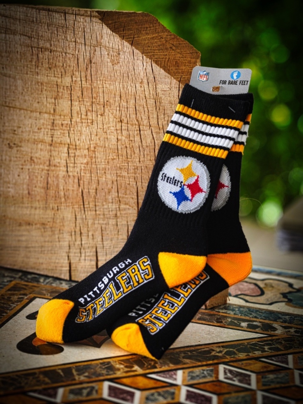 NWT For Bare Feet Pittsburgh Steelers Crew Socks – Size Medium